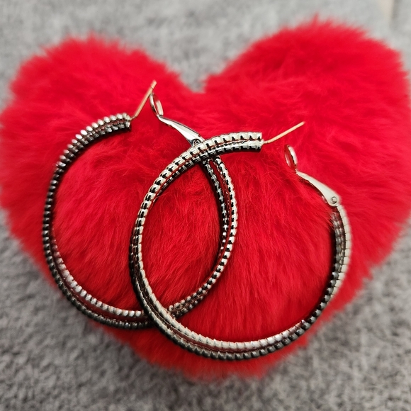 double hoop earrings *new - Picture 2 of 3